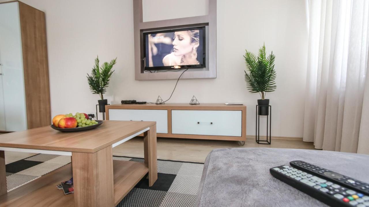 Delta City New Belgrade Apartment Free Public Parking Exterior photo